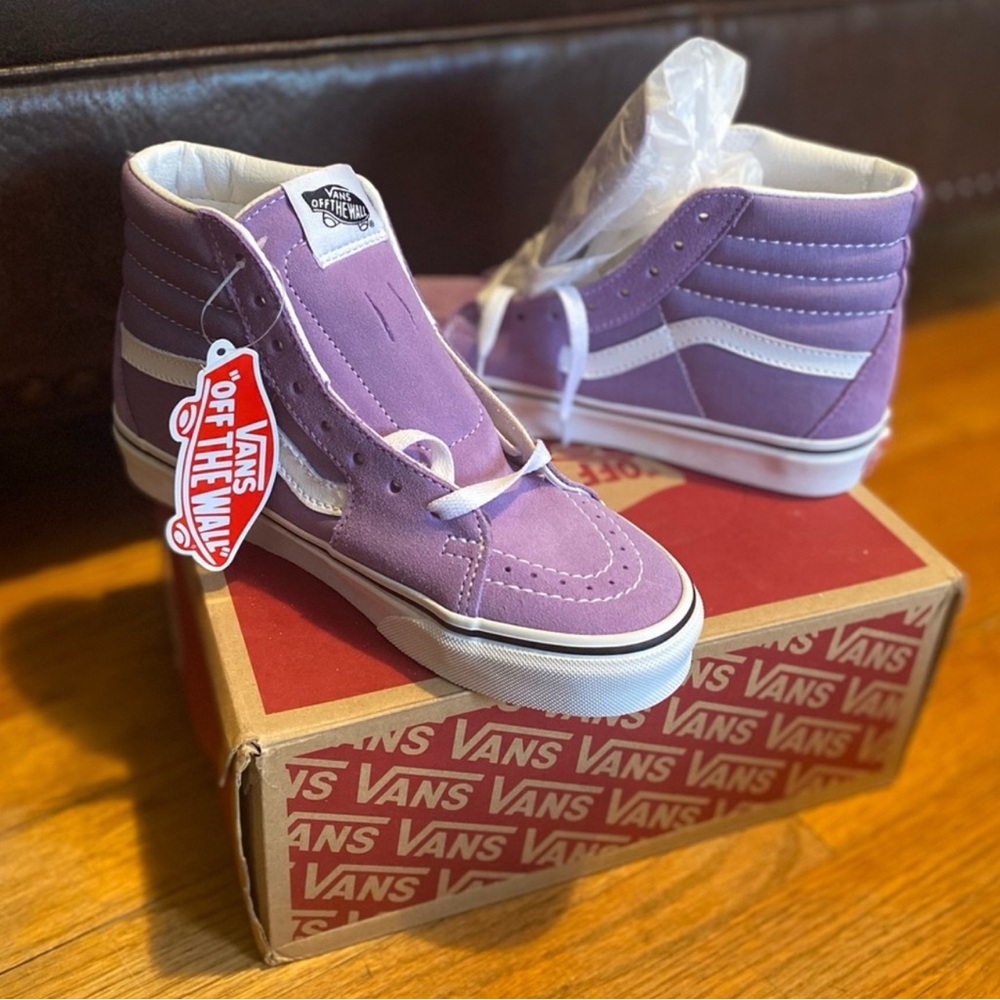 New in box Sk8-Hi Vans